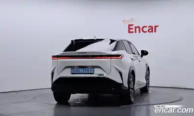 Lexus RZ 2023 0.2 Автомат в Москве № 198880, миниатюра 4