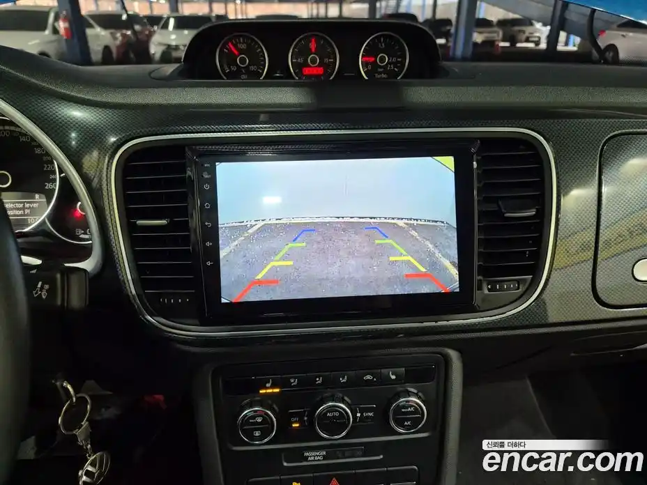 Volkswagen Beatle 2013 2.0 Автомат в Москве № 199119, фото 15