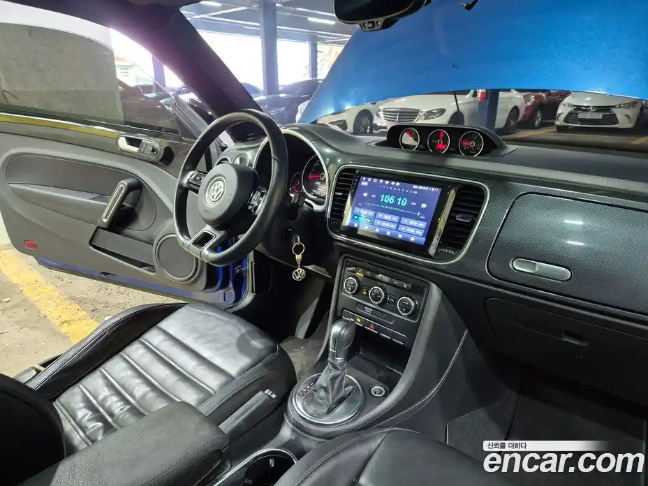 Volkswagen Beatle 2013 2.0 Автомат в Москве № 199119, фото 16