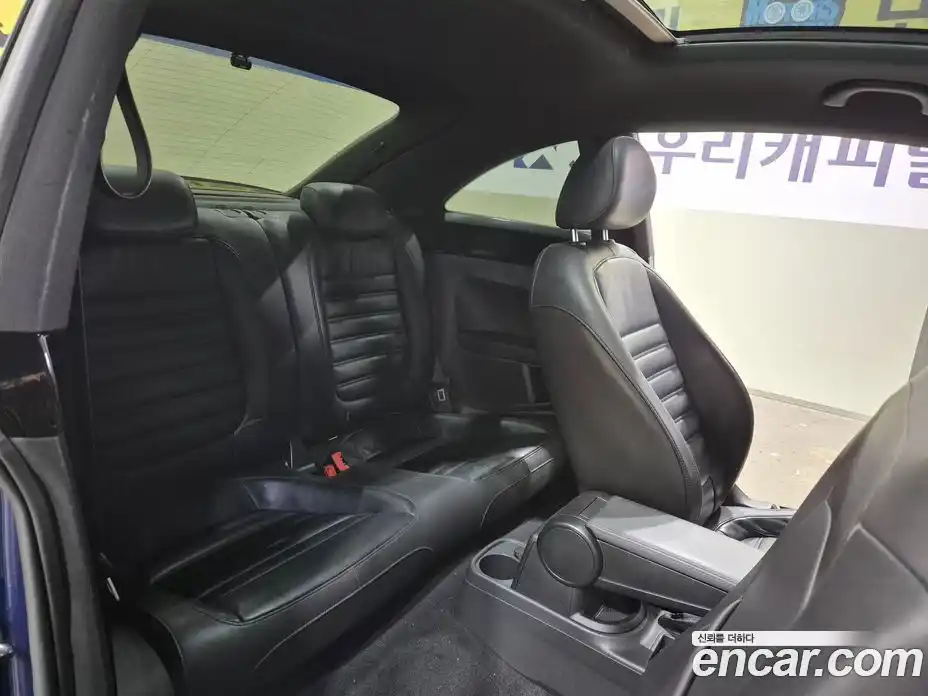 Volkswagen Beatle 2013 2.0 Автомат в Москве № 199119, фото 18