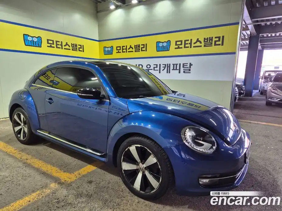 Volkswagen Beatle 2013 2.0 Автомат в Москве № 199119, фото 3