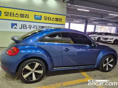 Volkswagen Beatle 2013 2.0 Автомат в Москве № 199119, миниатюра 4