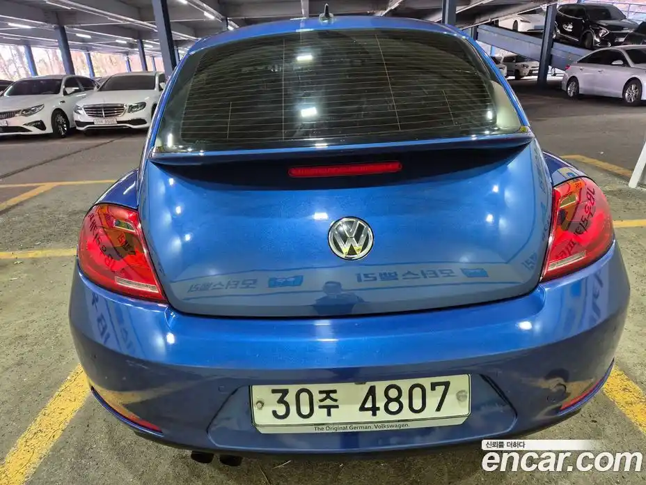 Volkswagen Beatle 2013 2.0 Автомат в Москве № 199119, фото 6
