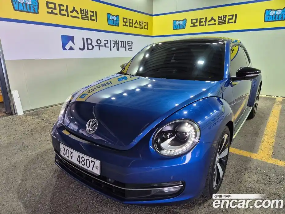 Volkswagen Beatle 2013 2.0 Автомат в Москве № 199119, фото 10