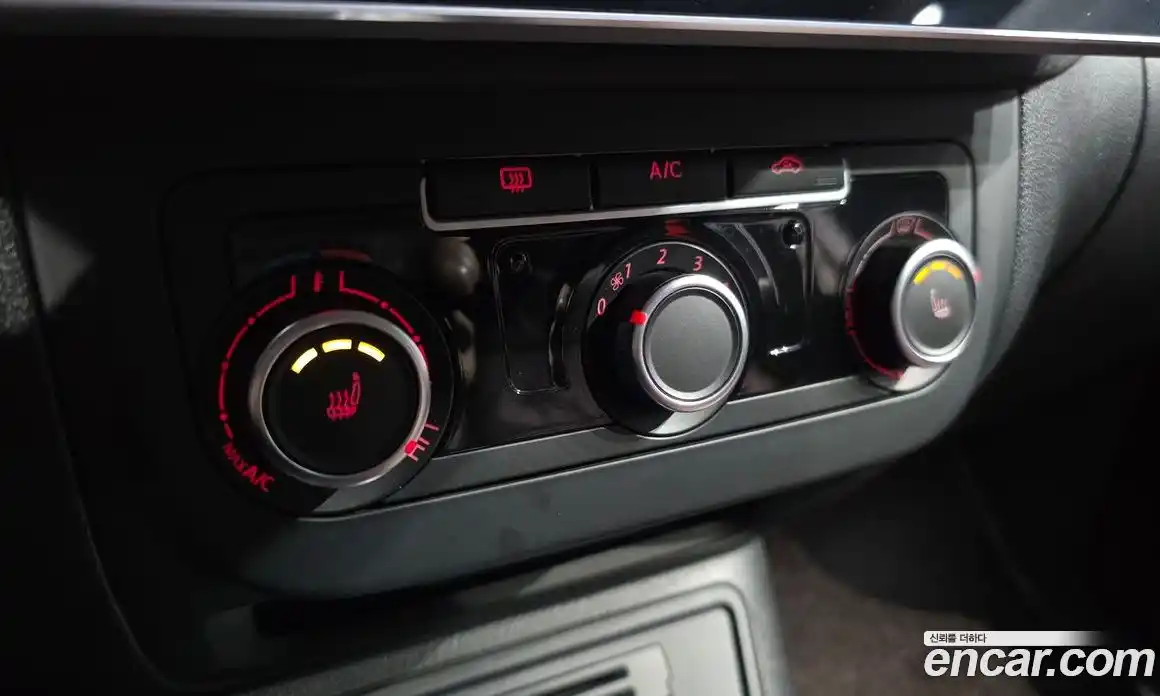 Volkswagen Tiguan 2015 2.0 Автомат в Москве № 199173, фото 8