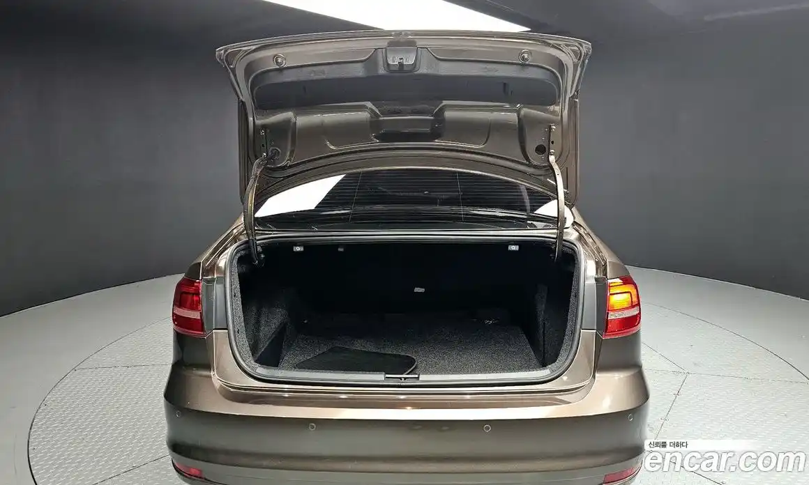 Volkswagen Jetta 2015 2.0 Автомат в Москве № 201523, фото 20