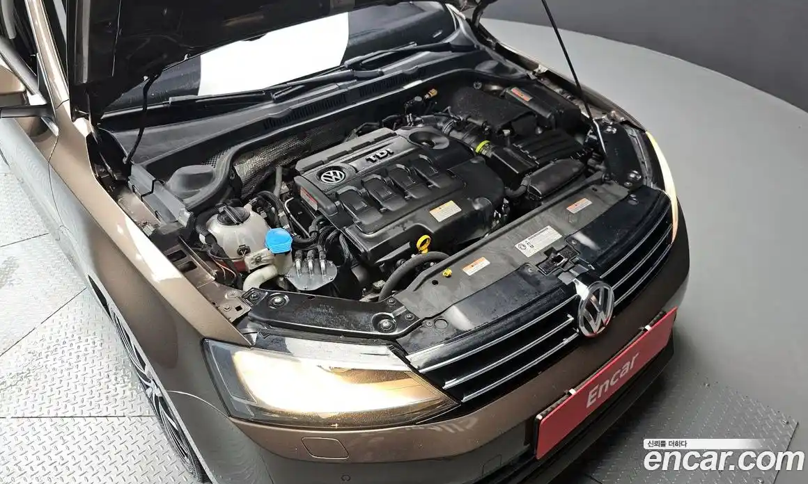 Volkswagen Jetta 2015 2.0 Автомат в Москве № 201523, фото 6