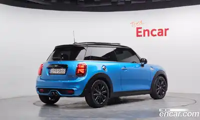 Mini Cooper 2019 2.0 Автомат в Москве № 211100, миниатюра 2