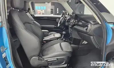 Mini Cooper 2019 2.0 Автомат в Москве № 211100, миниатюра 9