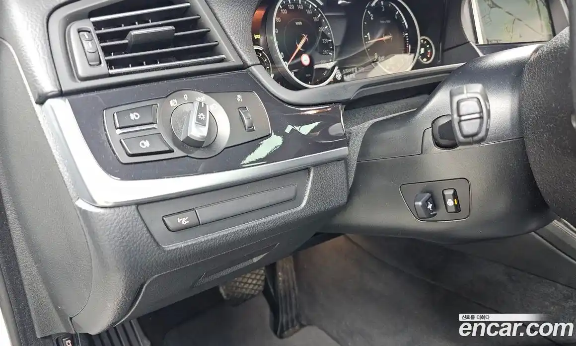 BMW 5-Series 2016 2.0 Автомат в Москве № 211641, фото 16