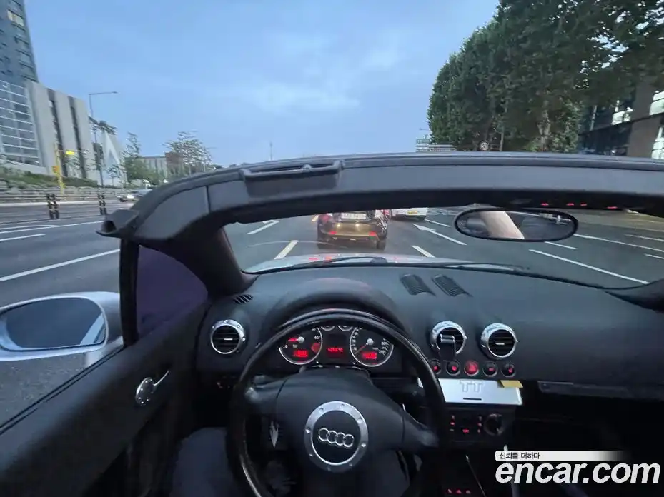 Audi TT 2002 1.8 Механическая в Москве № 211882, фото 15