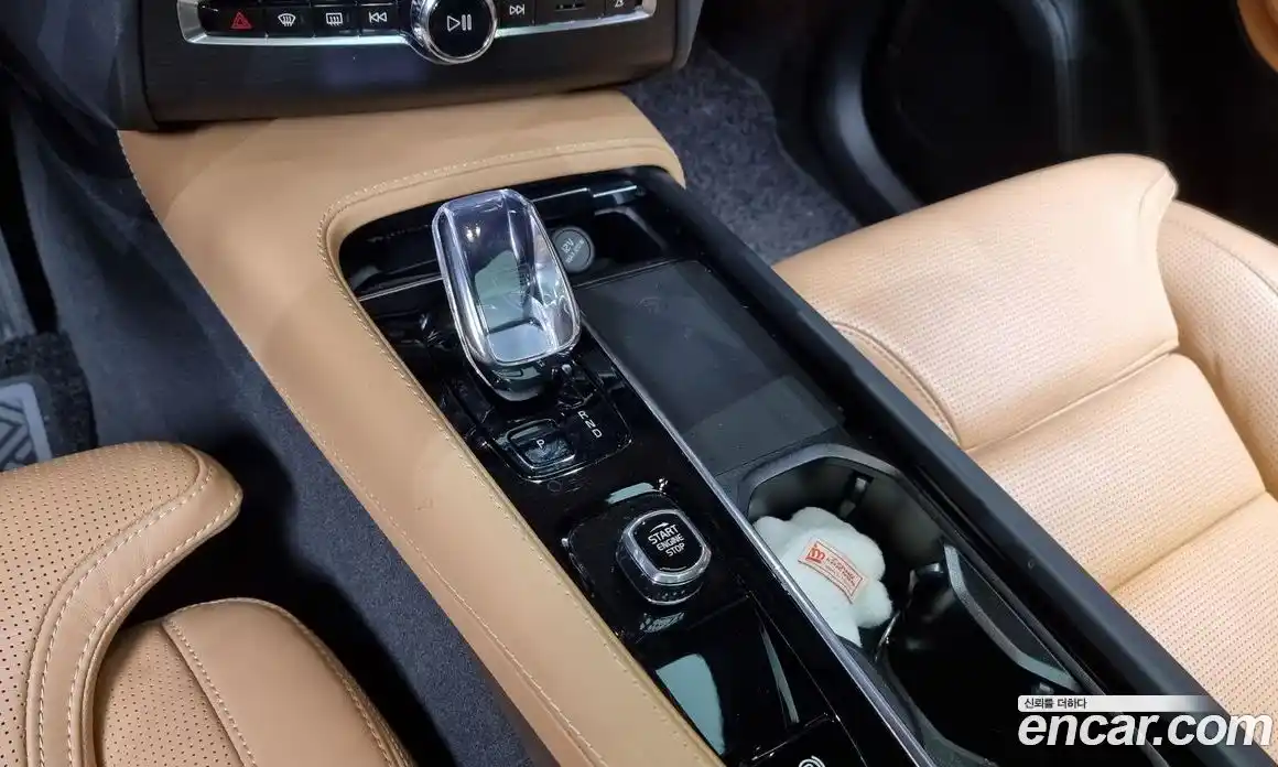 Volvo XC90 2023 2.0 Автомат в Москве № 212881, фото 9