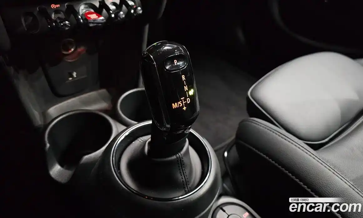 Mini Cooper 2021 1.5 Автомат в Москве № 214110, фото 11