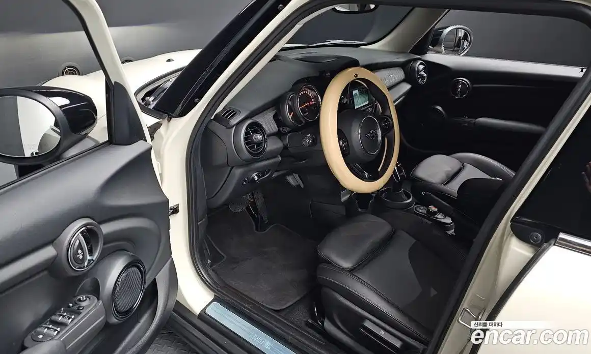 Mini Cooper 2021 1.5 Автомат в Москве № 214110, фото 12