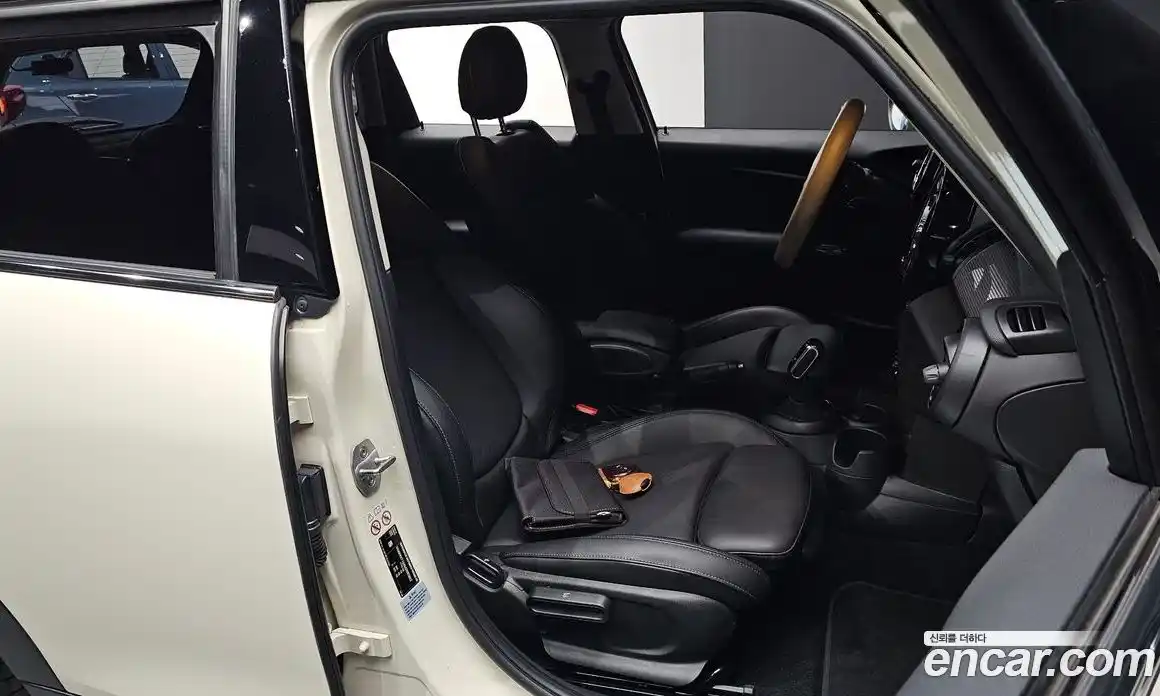 Mini Cooper 2021 1.5 Автомат в Москве № 214110, фото 13