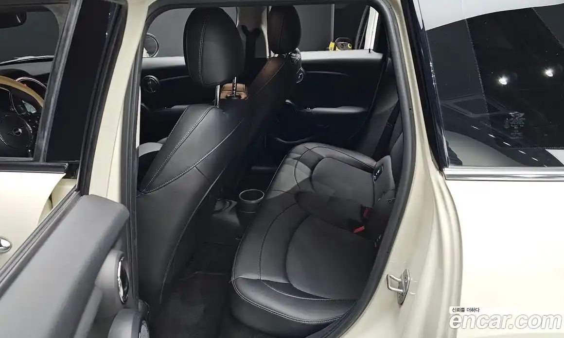 Mini Cooper 2021 1.5 Автомат в Москве № 214110, фото 14