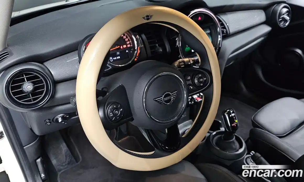 Mini Cooper 2021 1.5 Автомат в Москве № 214110, фото 15