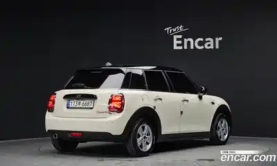 Mini Cooper 2021 1.5 Автомат в Москве № 214110, миниатюра 2