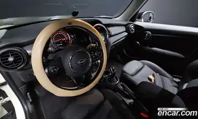 Mini Cooper 2021 1.5 Автомат в Москве № 214110, миниатюра 7