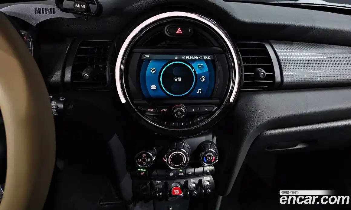 Mini Cooper 2021 1.5 Автомат в Москве № 214110, фото 8