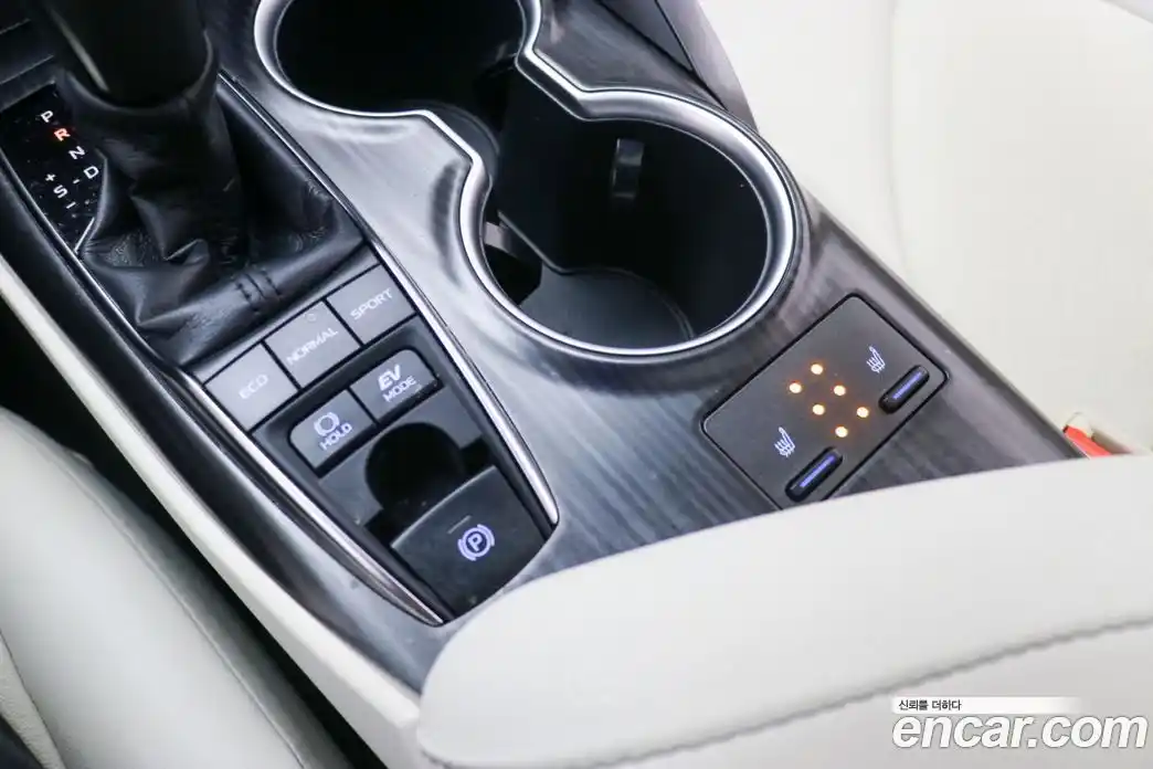 Toyota Camry 2023 2.5 Автомат в Москве № 215653, фото 17