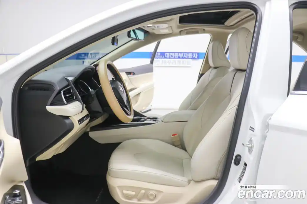 Toyota Camry 2023 2.5 Автомат в Москве № 215653, фото 9