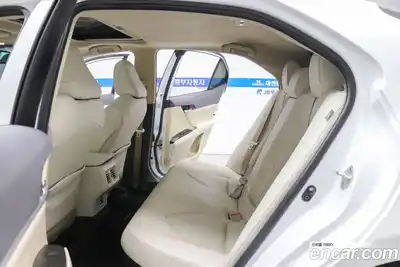 Toyota Camry 2023 2.5 Автомат в Москве № 215653, миниатюра 10