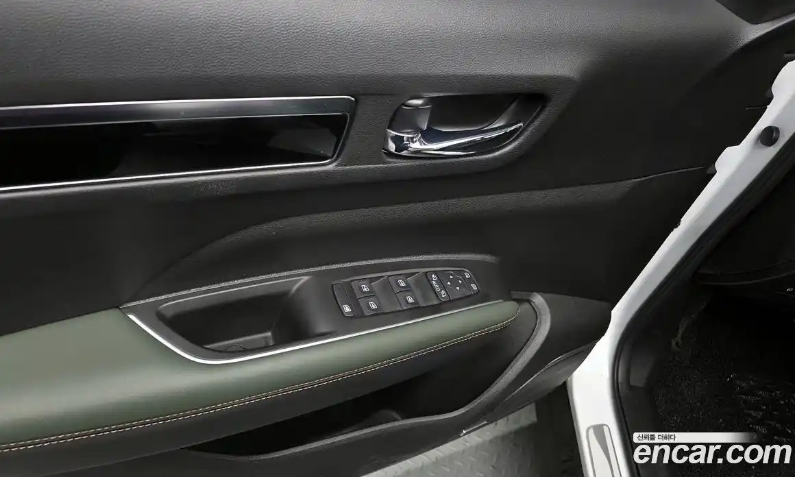 Renault QM6 2024 2.0 Автомат в Москве № 220862, фото 17