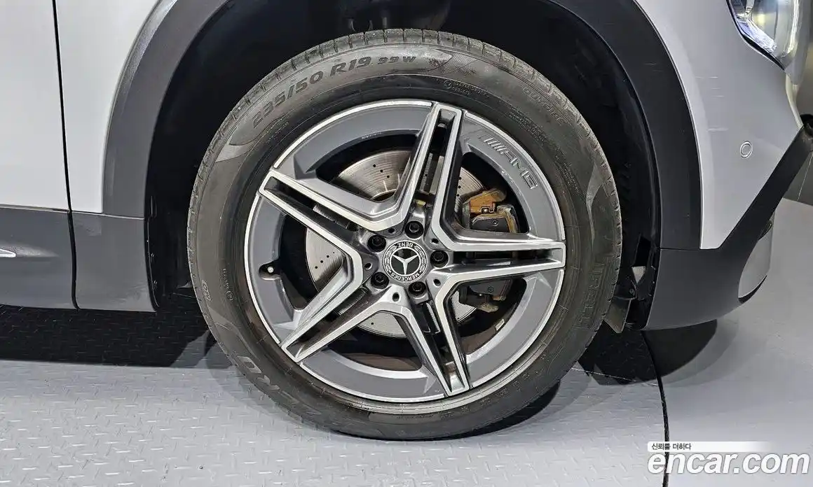 Mercedes-Benz GLB-Class 2020 2.0 Автомат в Москве № 224514, фото 17