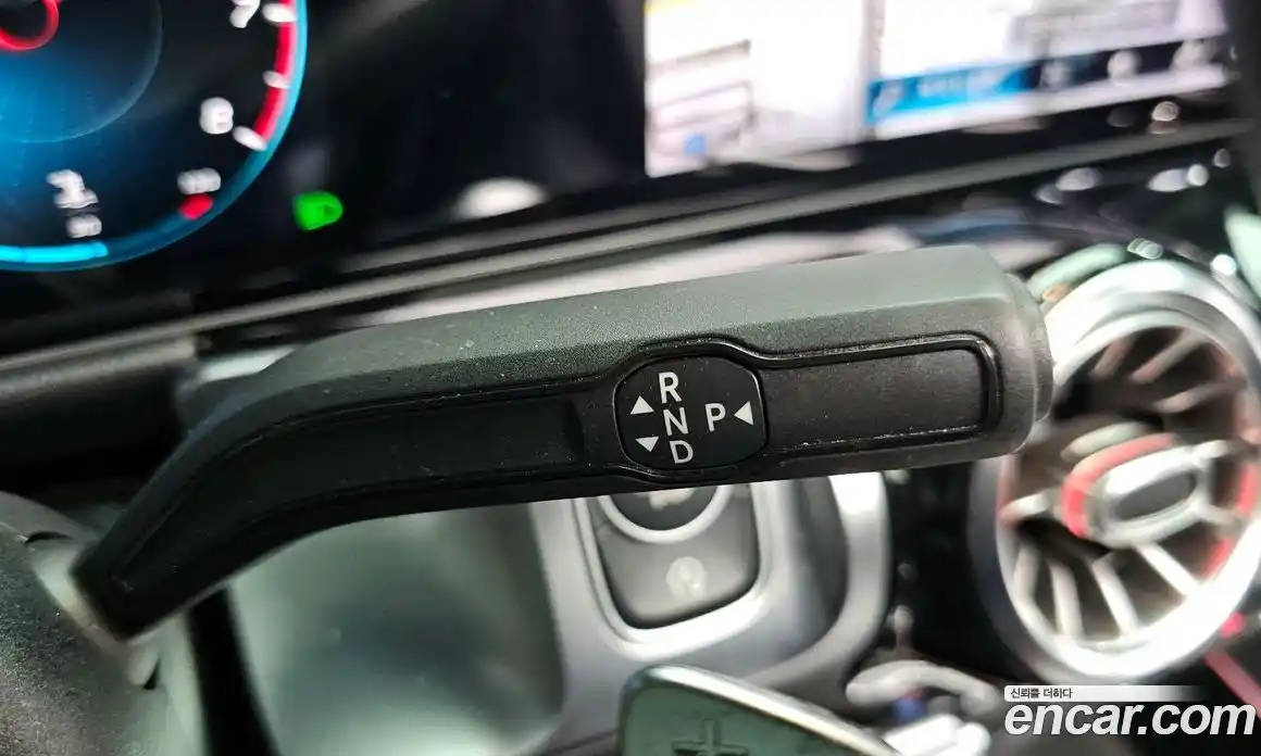 Mercedes-Benz GLB-Class 2020 2.0 Автомат в Москве № 224514, фото 10