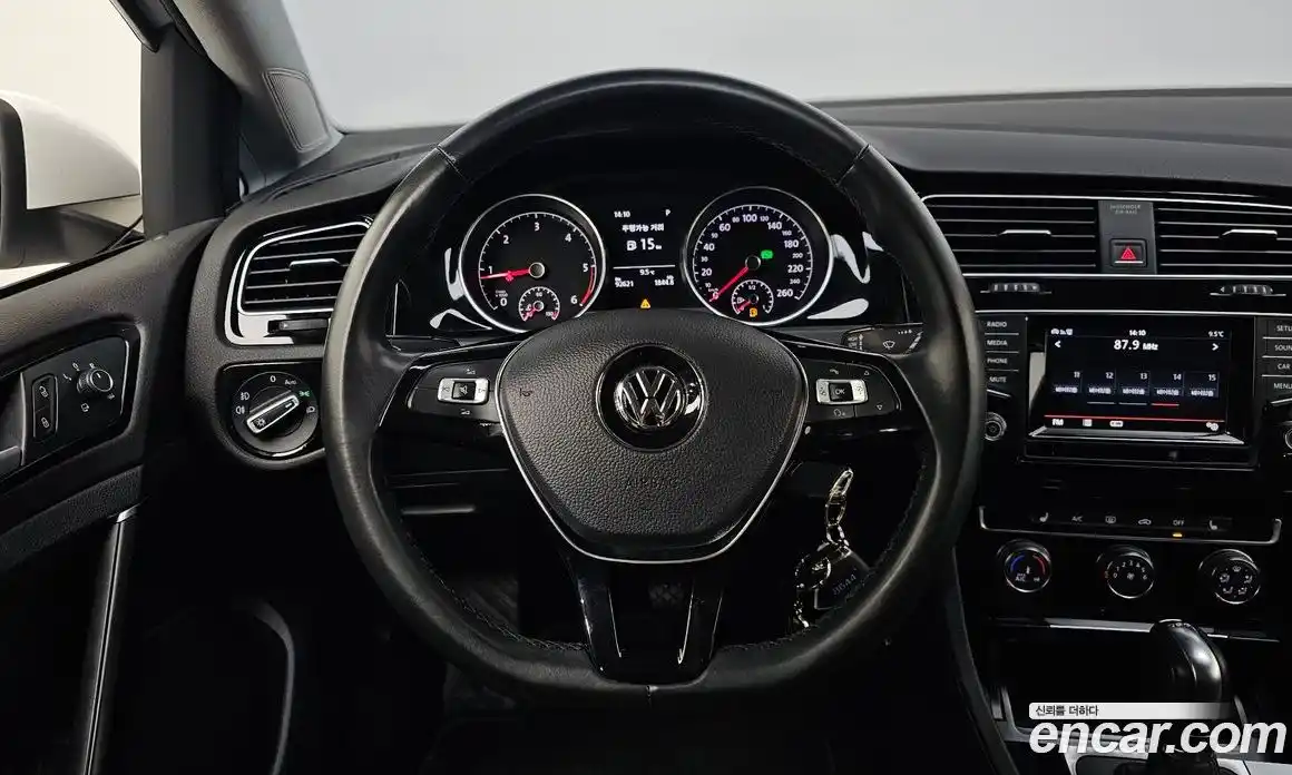 Volkswagen Golf 2015 1.6 Автомат в Москве № 227786, фото 13