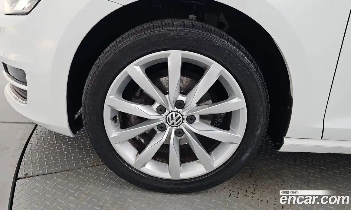 Volkswagen Golf 2015 1.6 Автомат в Москве № 227786, фото 5