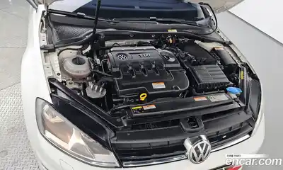 Volkswagen Golf 2015 1.6 Автомат в Москве № 227786, миниатюра 6