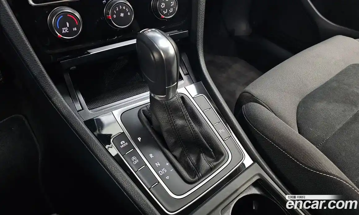 Volkswagen Golf 2015 1.6 Автомат в Москве № 227786, фото 9