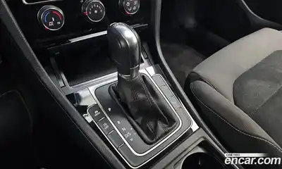 Volkswagen Golf 2015 1.6 Автомат в Москве № 227786, миниатюра 9