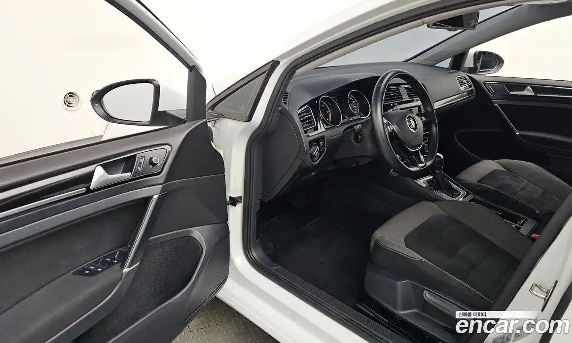 Volkswagen Golf 2015 1.6 Автомат в Москве № 227786, фото 10