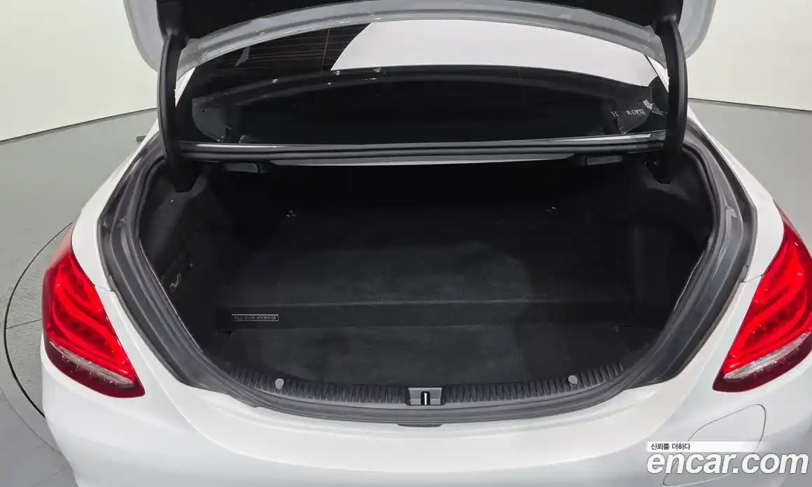 Mercedes-Benz C-Class 2018 2.0 Автомат в Москве № 229614, фото 20