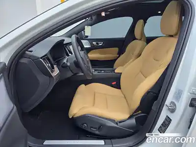 Volvo V60 2025 2.0 Автомат в Москве № 230740, миниатюра 10