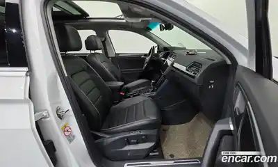 Volkswagen Tiguan 2023 2.0 Автомат в Москве № 232150, миниатюра 10