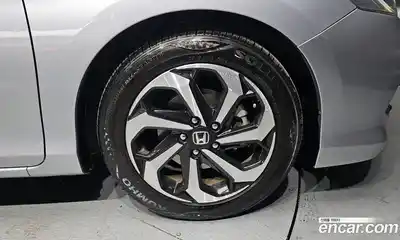 Honda Accord 2017 2.4 Автомат в Москве № 232880, миниатюра 5