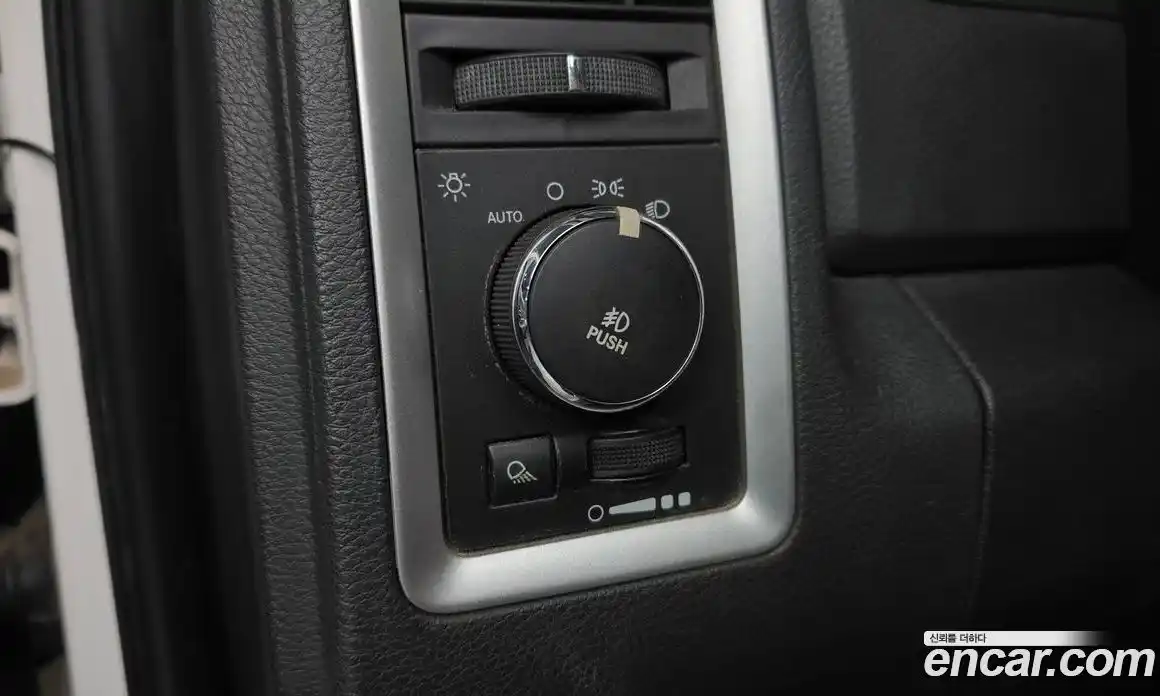 Dodge Ram Pick Up 2012 5.7 Автомат в Москве № 233572, фото 14