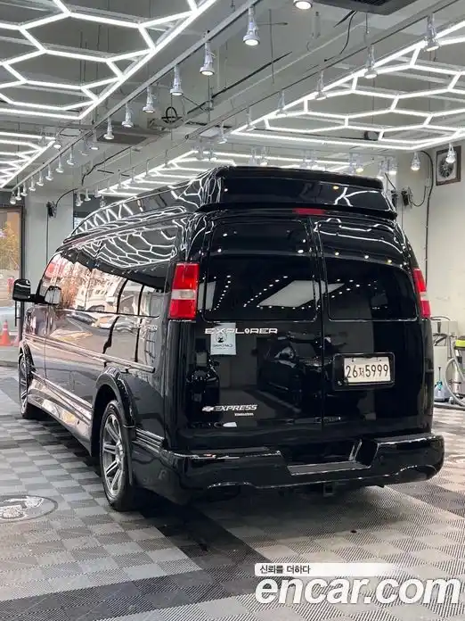 Chevrolet Express Van 2016 6.0 Автомат в Москве № 235516, фото 5