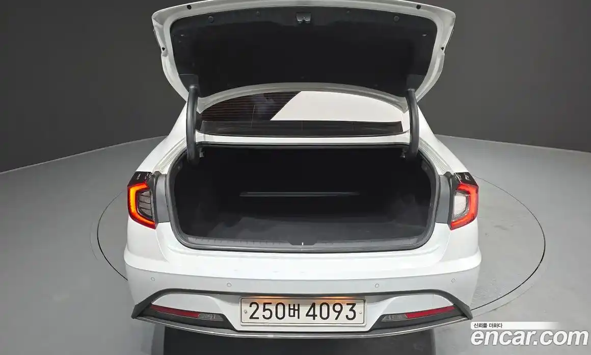 Hyundai Sonata 2022 2.0 Автомат в Москве № 247485, фото 18