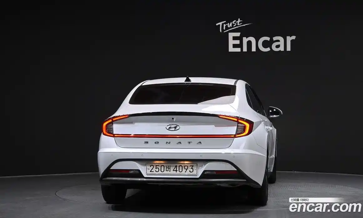 Hyundai Sonata 2022 2.0 Автомат в Москве № 247485, фото 9