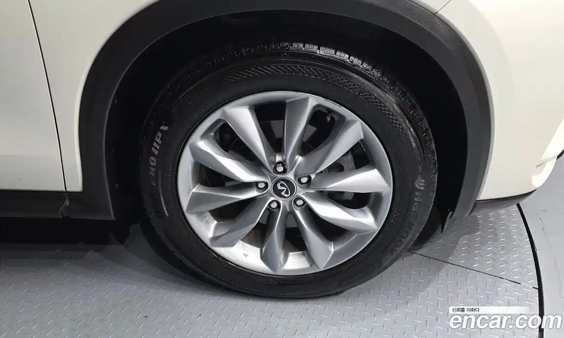 Infiniti QX50 2019 2.0 Автомат в Москве № 249573, фото 9