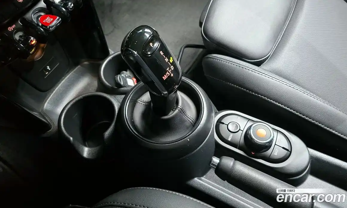 Mini Cooper 2023 1.5 Автомат в Москве № 253330, фото 9