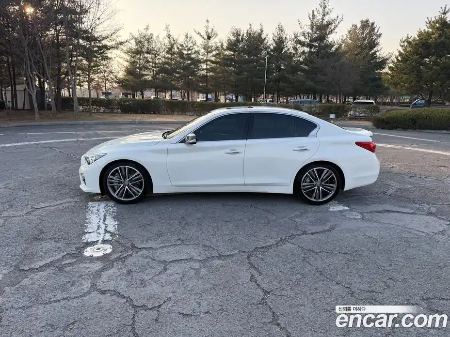 Infiniti Q50 2015 3.5 Автомат в Москве № 256215, фото 5