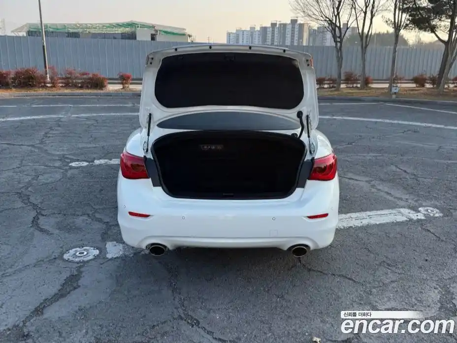 Infiniti Q50 2015 3.5 Автомат в Москве № 256215, фото 7