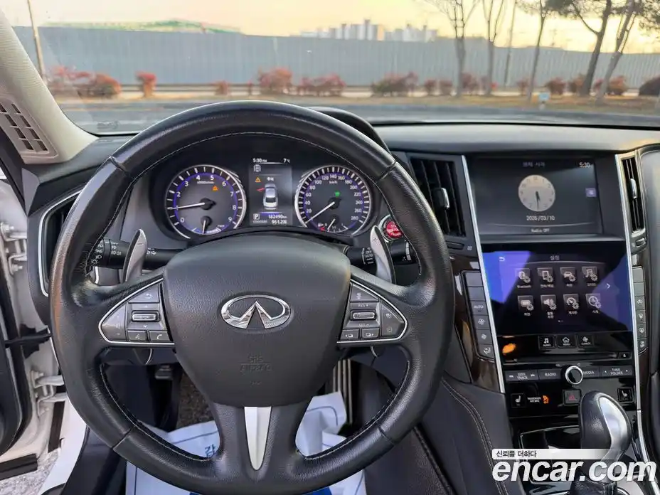 Infiniti Q50 2015 3.5 Автомат в Москве № 256215, фото 9