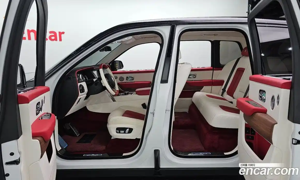 Rolls-Royce Cullinan 2022 6.7 Автомат в Москве № 256698, фото 17